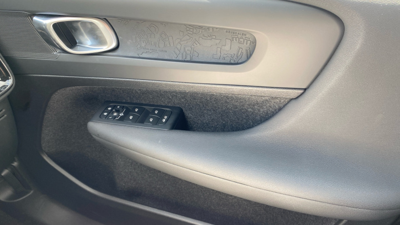 Volvo EX40 185kW Extended Range Core 78kWh 5dr Auto Electric Estate